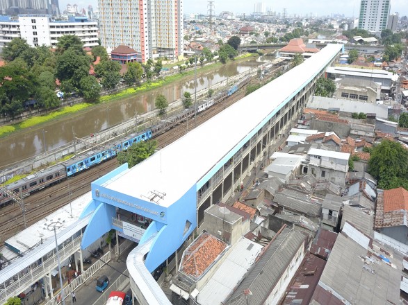 Jembatan Penyeberangan Multiguna (JPM) Tanah Abang