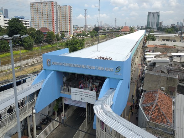 Jembatan Penyeberangan Multiguna (JPM) Tanah Abang