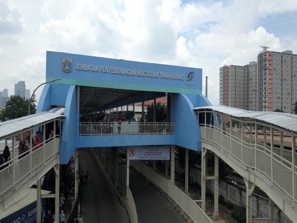 Jembatan Penyeberangan Multiguna (JPM) Tanah Abang