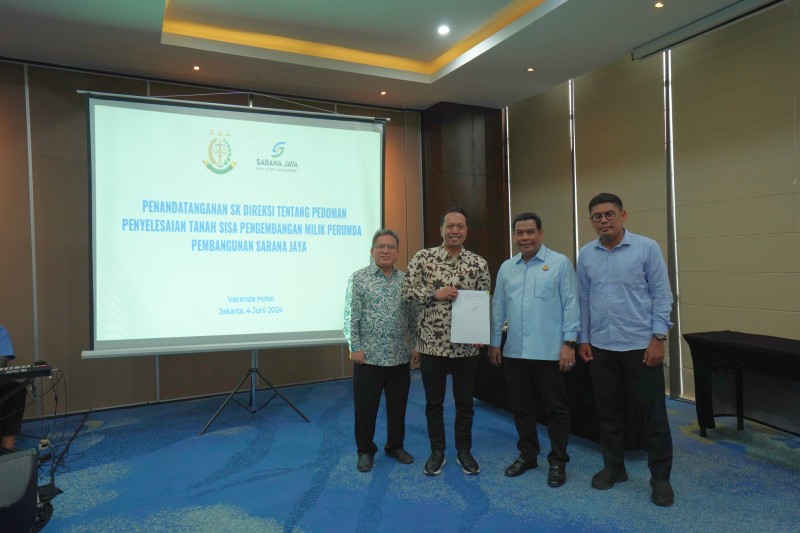 Perumda Sarana Jaya Melaksanakan Penandatanganan SK Direksi Pedoman Tentang Penyelesaian Tanah Sisa Pengembangan Lahan